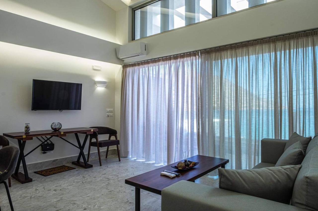 Nama Sea Side Suites Plaka  Luaran gambar